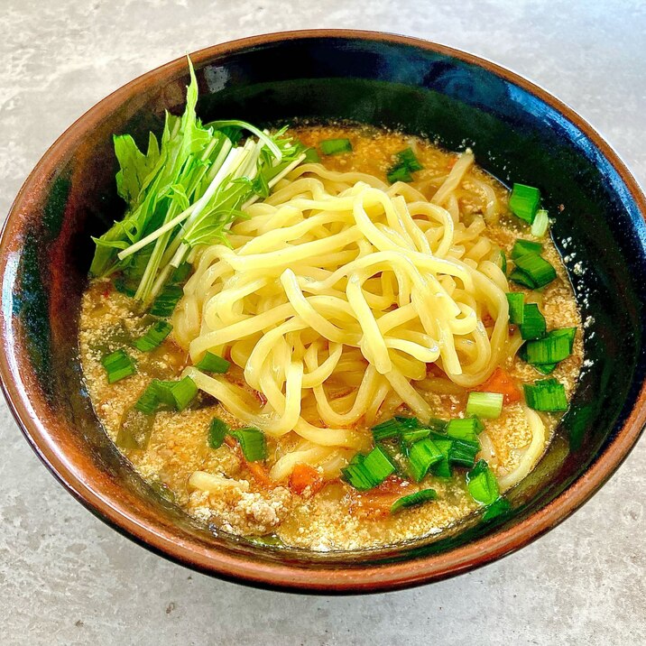 ヘルシーなのに濃厚　豆乳トマト担々麺